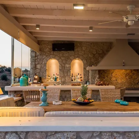 Вилла Myrtoan Pelagos *