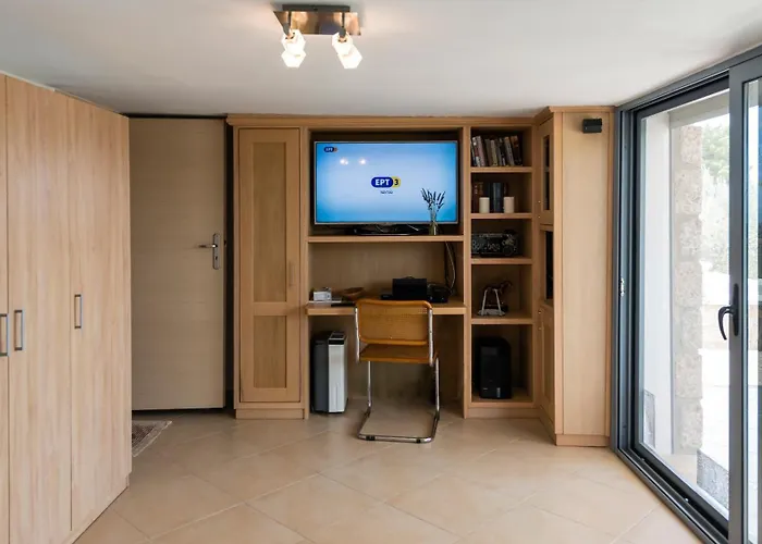 Myrtoan Pelagos * Porto Cheli